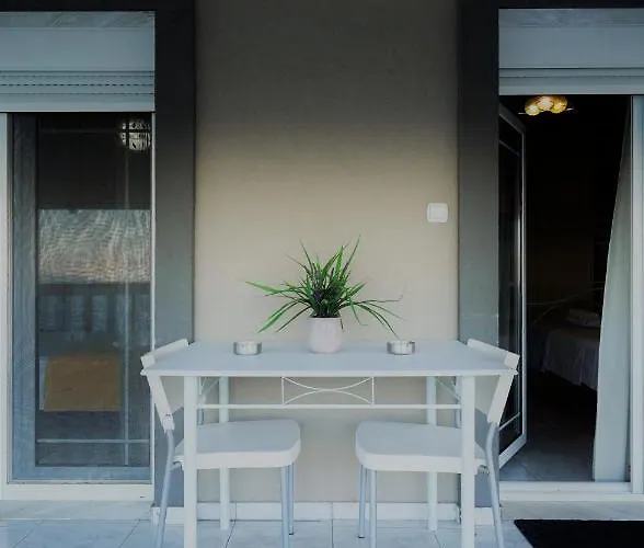 Belle Vue * PalaiónTsiflíkion